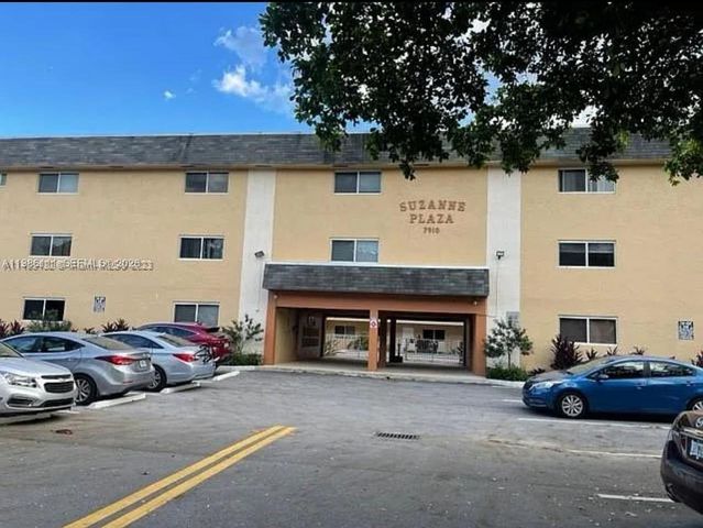 7910 Taft St 107, Pembroke Pines, FL 33024