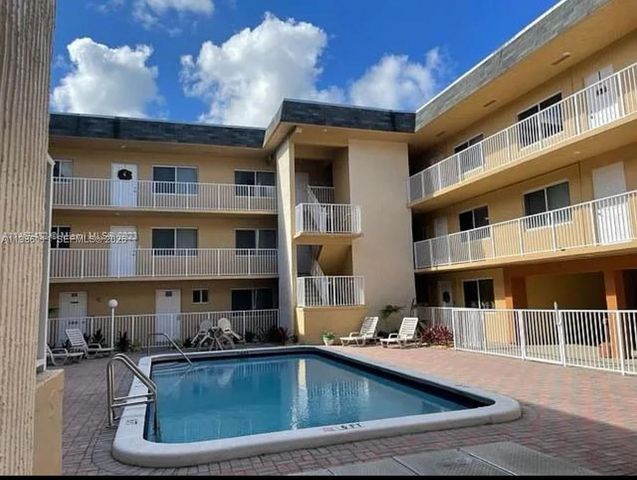 7910 Taft St 107, Pembroke Pines, FL 33024