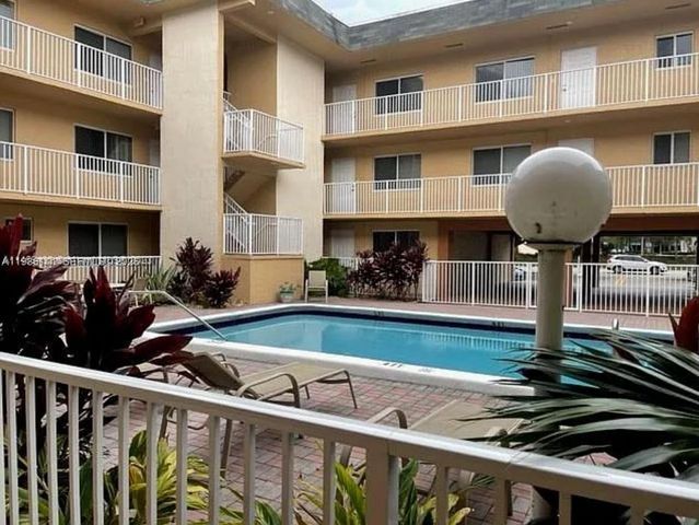 7910 Taft St 107, Pembroke Pines, FL 33024
