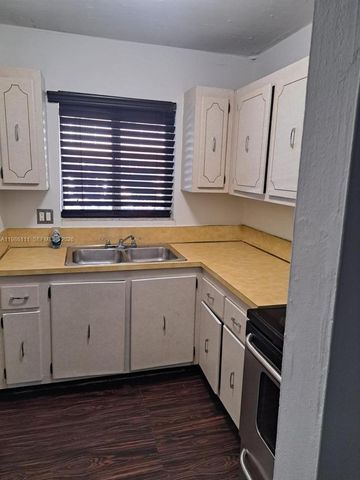 7910 Taft St 107, Pembroke Pines, FL 33024