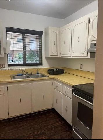 7910 Taft St 107, Pembroke Pines, FL 33024