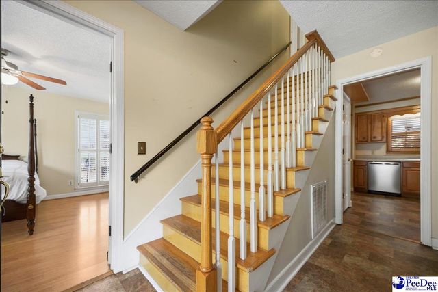 1209 Forest Dr, Hartsville, SC 29550