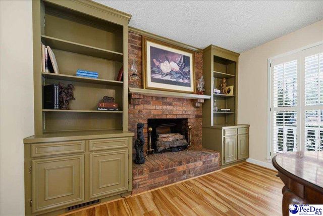 1209 Forest Dr, Hartsville, SC 29550