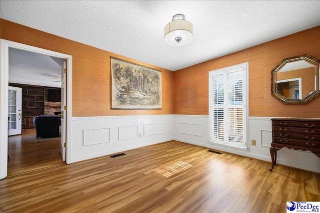 1209 Forest Dr, Hartsville, SC 29550