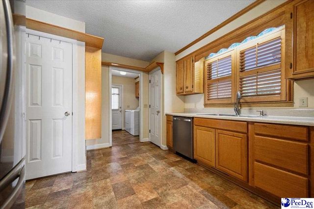 1209 Forest Dr, Hartsville, SC 29550