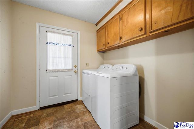 1209 Forest Dr, Hartsville, SC 29550