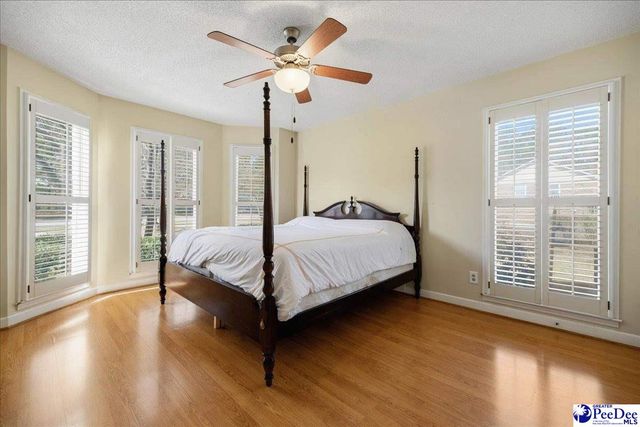 1209 Forest Dr, Hartsville, SC 29550