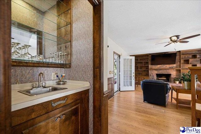 1209 Forest Dr, Hartsville, SC 29550