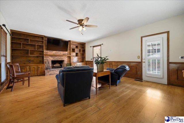 1209 Forest Dr, Hartsville, SC 29550
