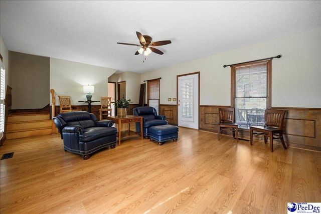 1209 Forest Dr, Hartsville, SC 29550