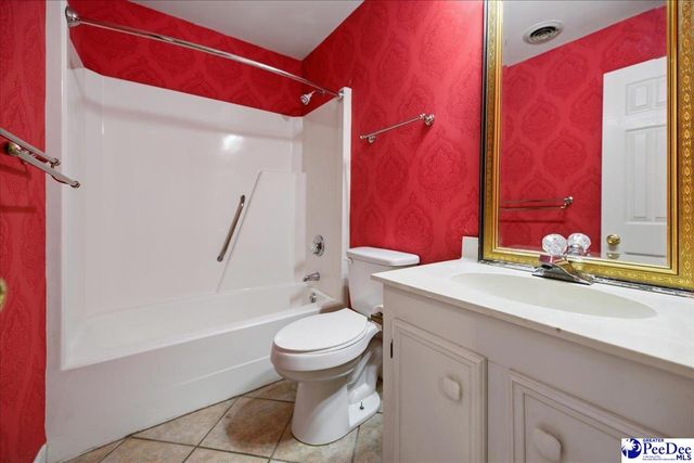 1209 Forest Dr, Hartsville, SC 29550