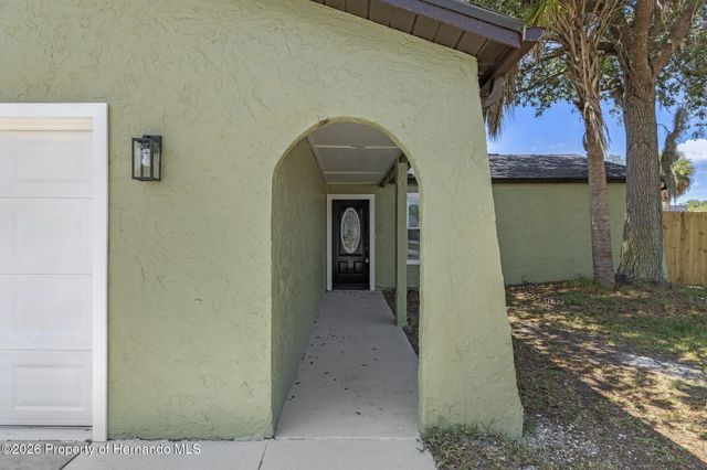 12036 Country Cove Avenue, Hudson, FL 34669