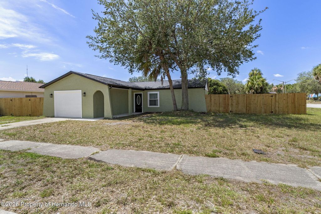 12036 Country Cove Avenue, Hudson, FL 34669