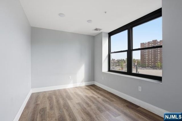 231 Market Street, Paterson, NJ 07505