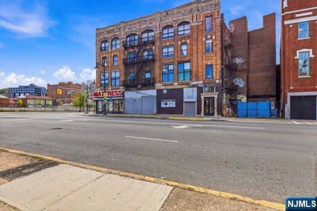 231 Market Street, Paterson, NJ 07505