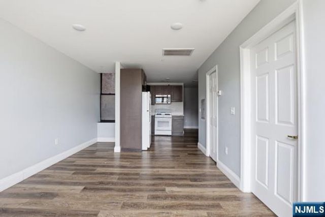 231 Market Street, Paterson, NJ 07505