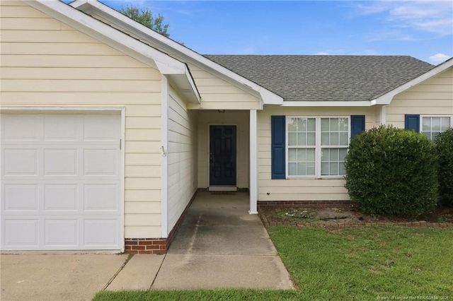 146 Cavalier Drive, Raeford, NC 28376