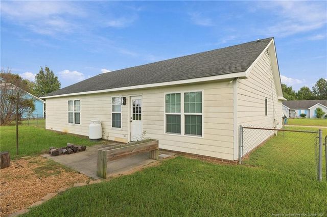146 Cavalier Drive, Raeford, NC 28376