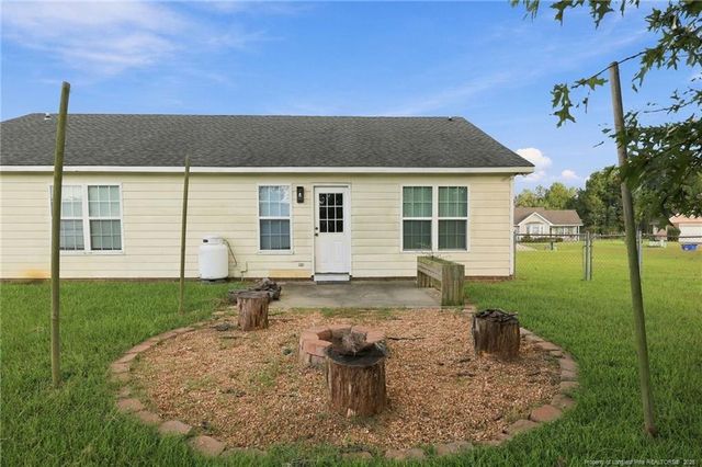 146 Cavalier Drive, Raeford, NC 28376