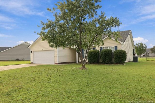 146 Cavalier Drive, Raeford, NC 28376