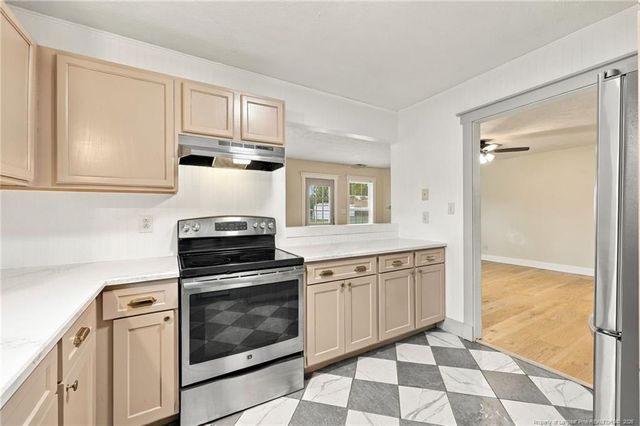 146 Cavalier Drive, Raeford, NC 28376