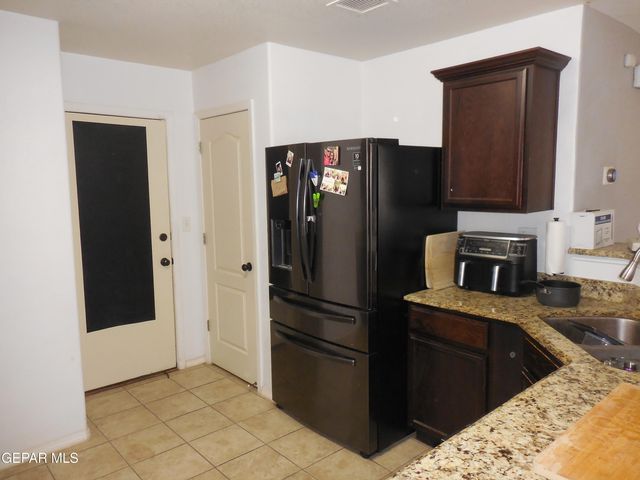 7045 EAGLE NEST Court, El Paso, TX 79934