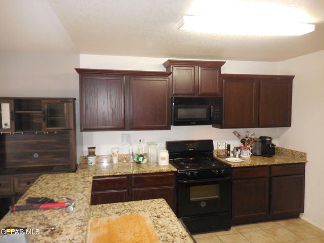 7045 EAGLE NEST Court, El Paso, TX 79934