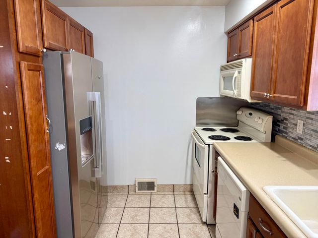 409 Weeks Avenue, Battle Creek City, MI 49015