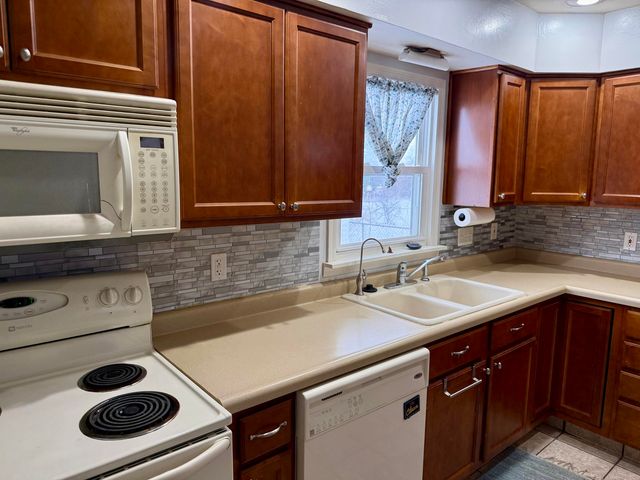 409 Weeks Avenue, Battle Creek City, MI 49015