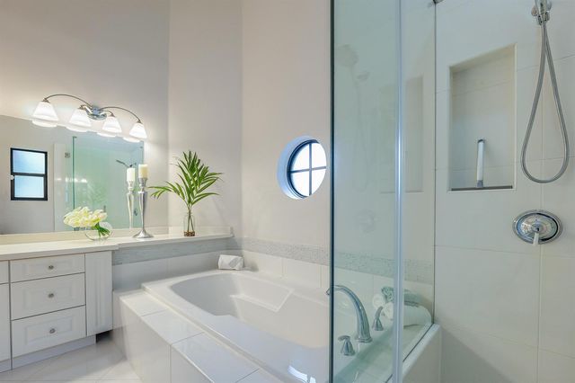 23264 N Mirabella Cir Circle N, Boca Raton, FL 33433