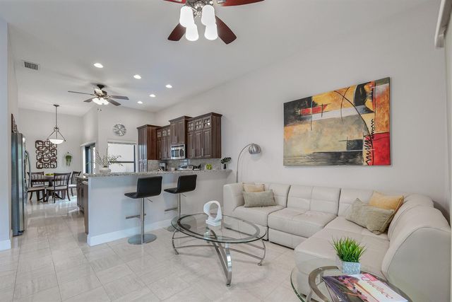 23264 N Mirabella Cir Circle N, Boca Raton, FL 33433