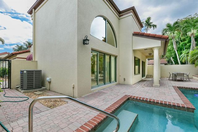 23264 N Mirabella Cir Circle N, Boca Raton, FL 33433