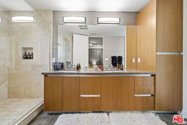 5911 Saturn Street, Los Angeles, CA 90035