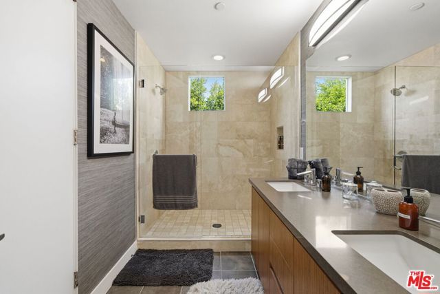 5911 Saturn Street, Los Angeles, CA 90035