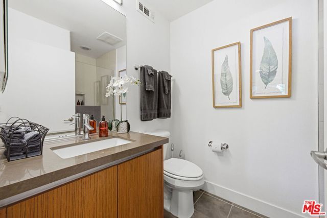 5911 Saturn Street, Los Angeles, CA 90035