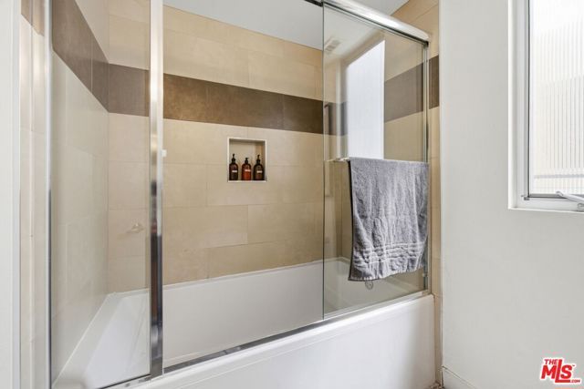 5911 Saturn Street, Los Angeles, CA 90035