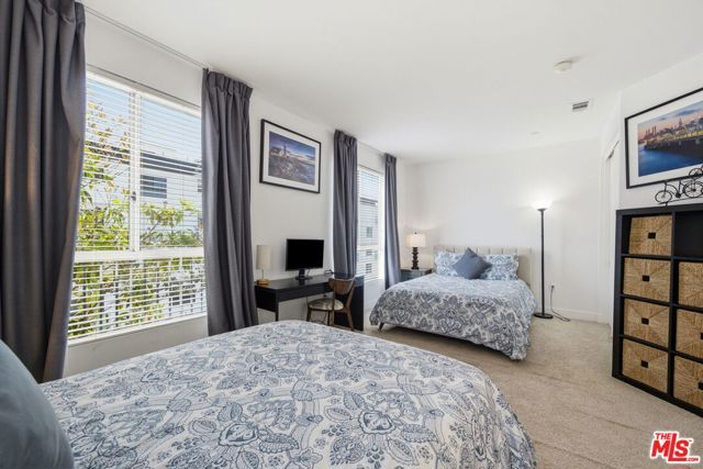 5911 Saturn Street, Los Angeles, CA 90035