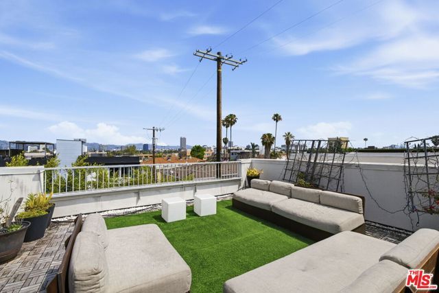 5911 Saturn Street, Los Angeles, CA 90035