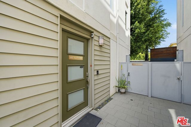 5911 Saturn Street, Los Angeles, CA 90035