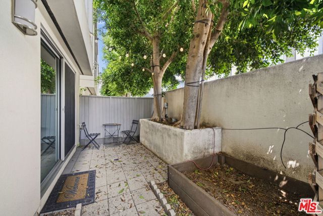 5911 Saturn Street, Los Angeles, CA 90035