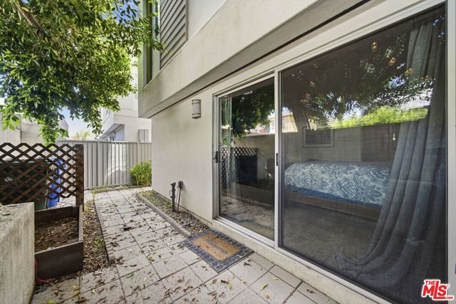 5911 Saturn Street, Los Angeles, CA 90035