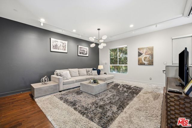 5911 Saturn Street, Los Angeles, CA 90035