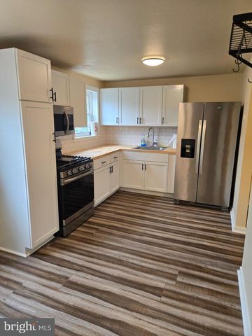 105 JOHN GLENN AVE, Reading, PA 19607