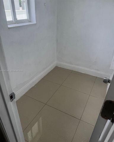 6220 Dawson St, Hollywood, FL 33023