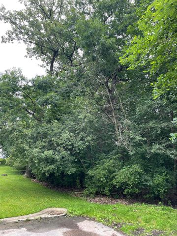 500 Wildwood Avenue E, Cedar Lake, IN 46303