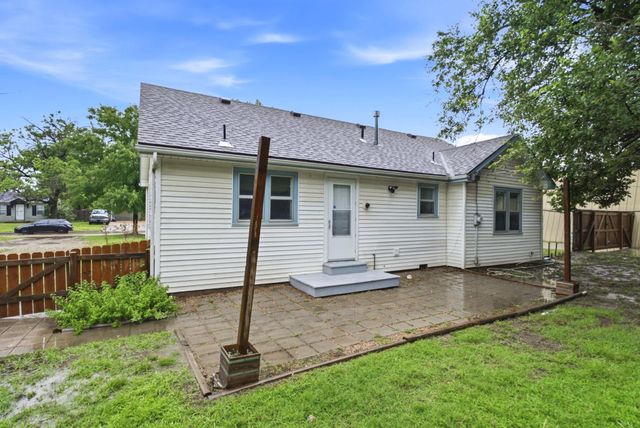 420 S McComas, Wichita, KS 67213