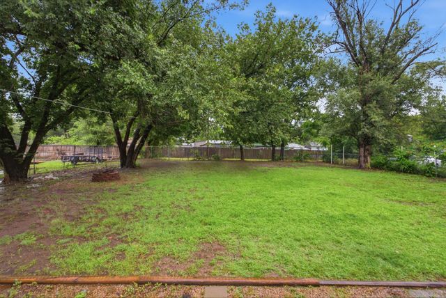 420 S McComas, Wichita, KS 67213