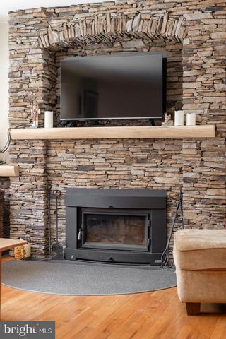 612 HOLLY CT, State College, PA 16801