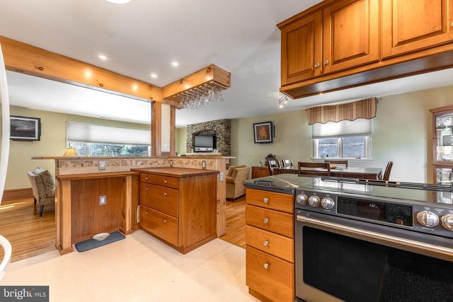 612 HOLLY CT, State College, PA 16801