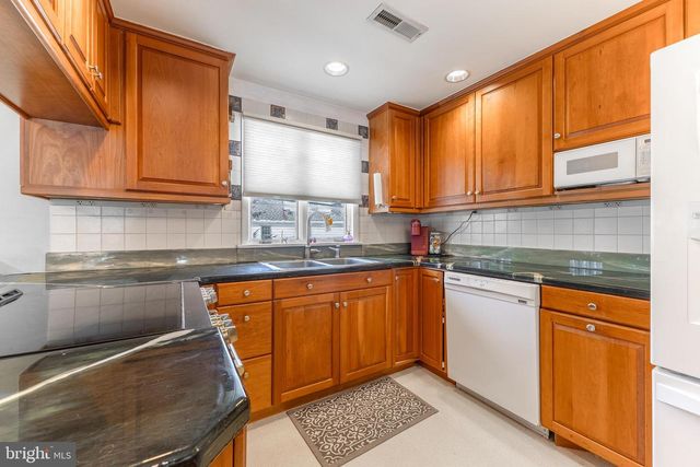 612 HOLLY CT, State College, PA 16801